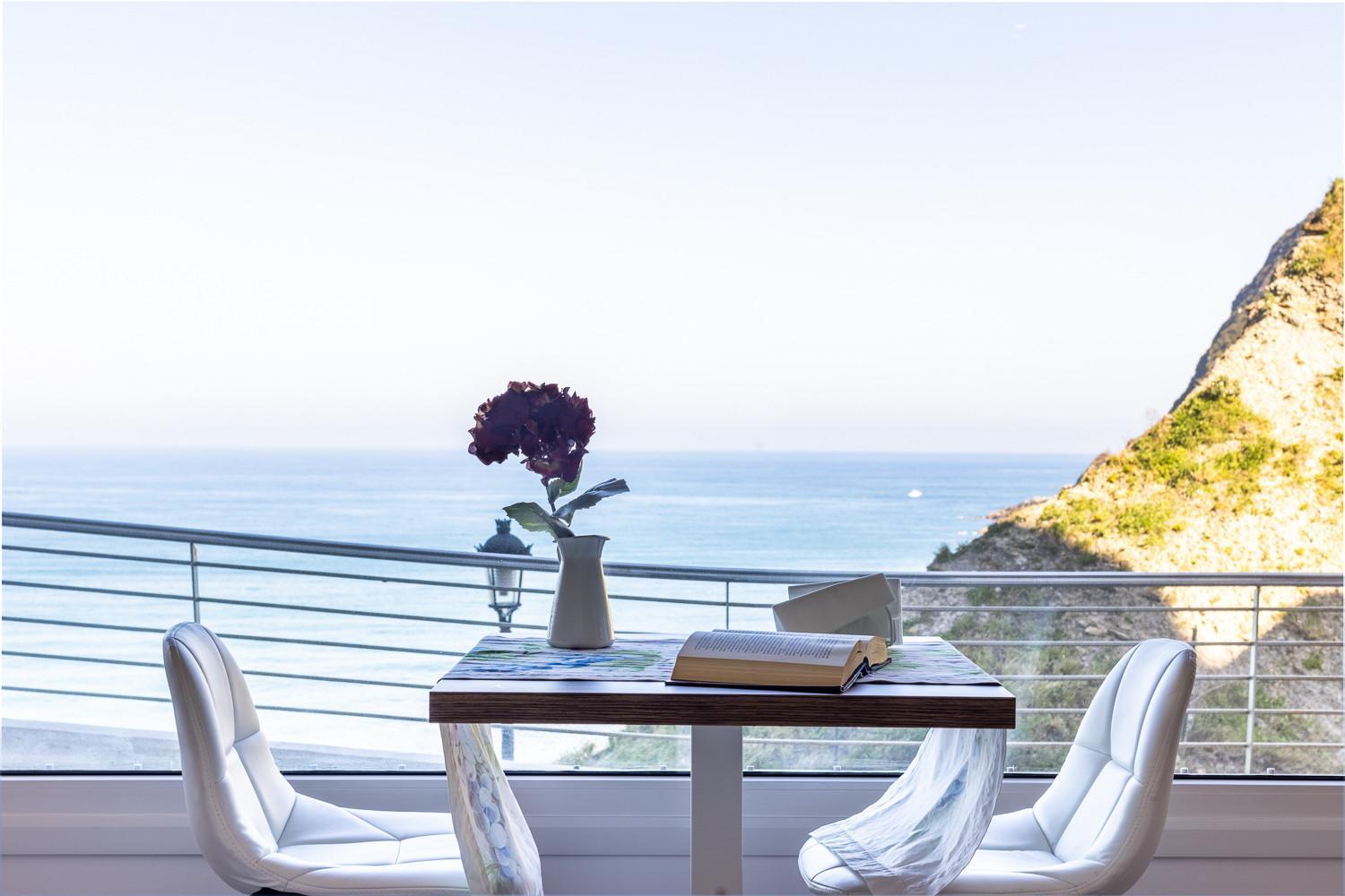 Apartamentos Kresala - Vistas Al Mar Getaria Luaran gambar